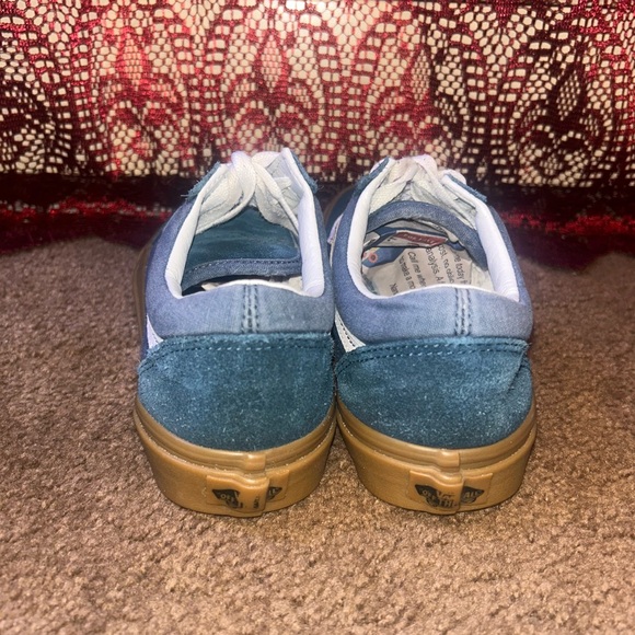 Vans - Picture 3 of 4